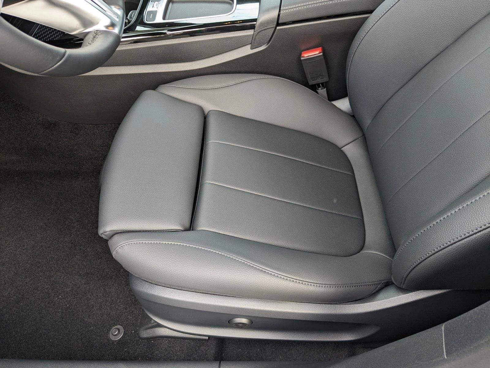 2025 Mercedes Benz CLA 250 photo 4