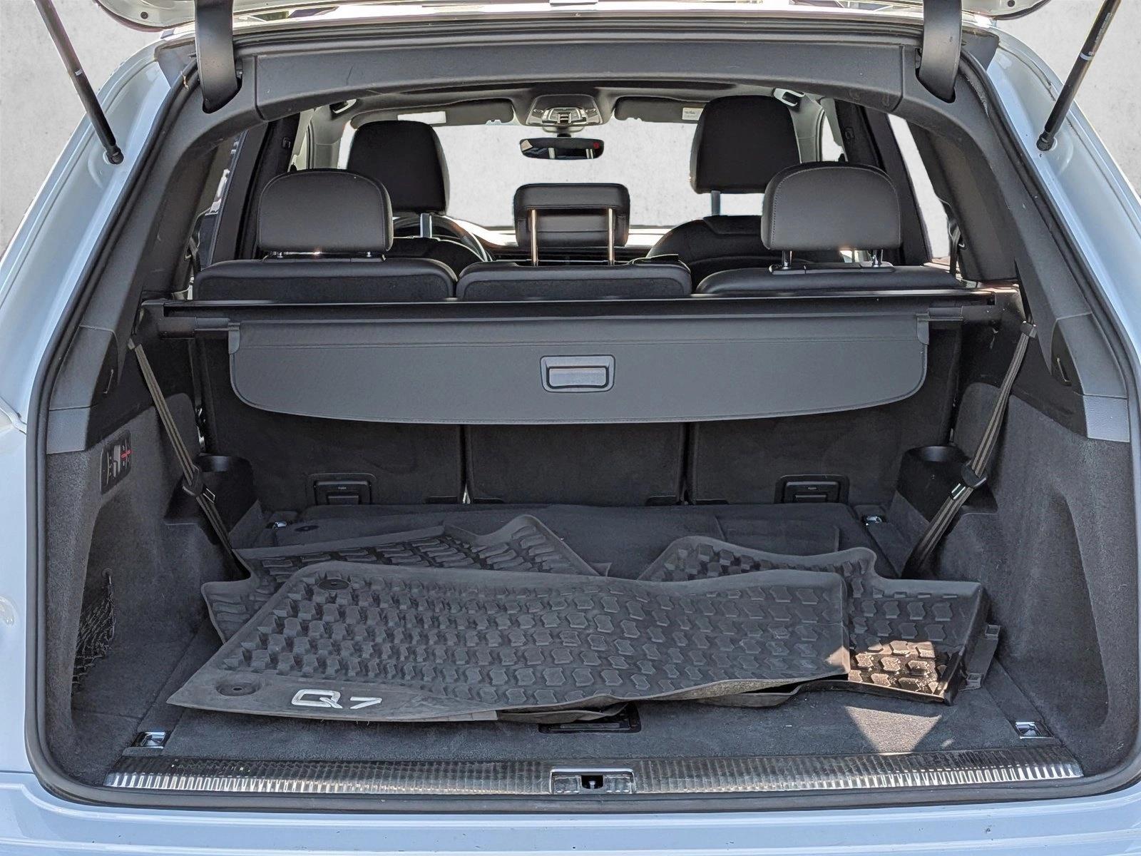 2022 Audi Q7 55 Premium photo 5