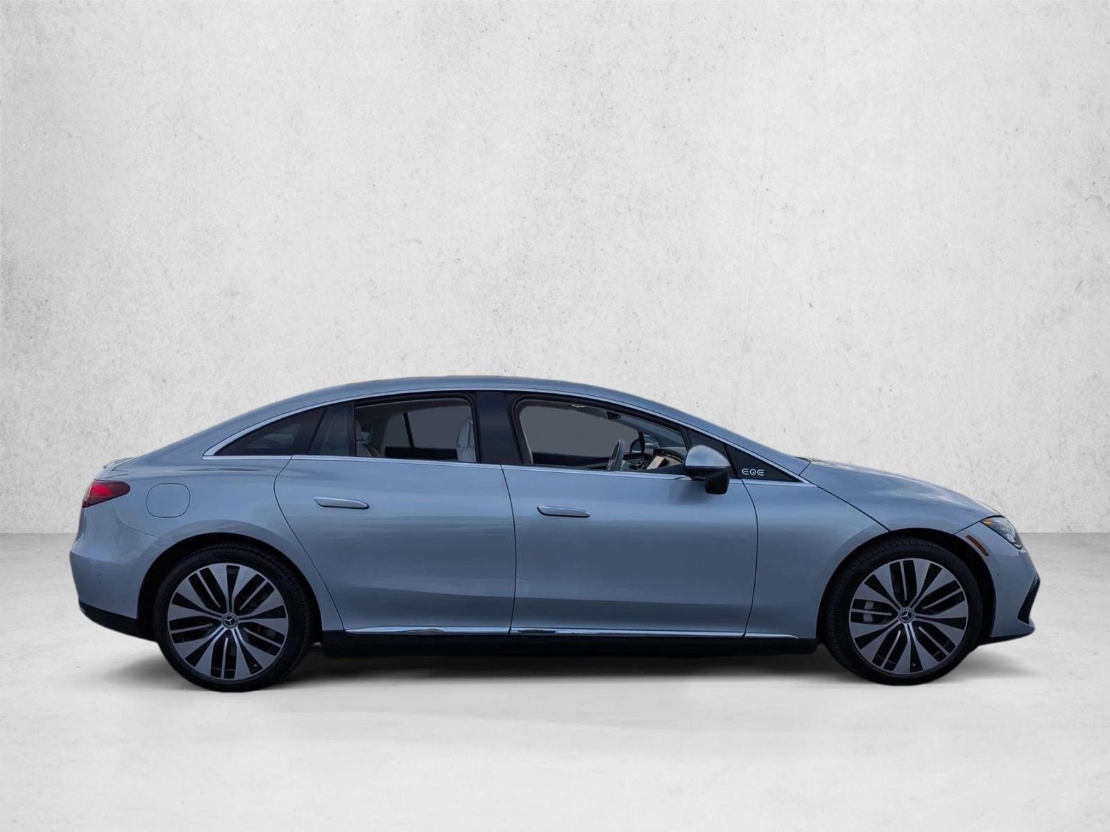 2023 Mercedes-Benz EQE 4MATIC photo 4