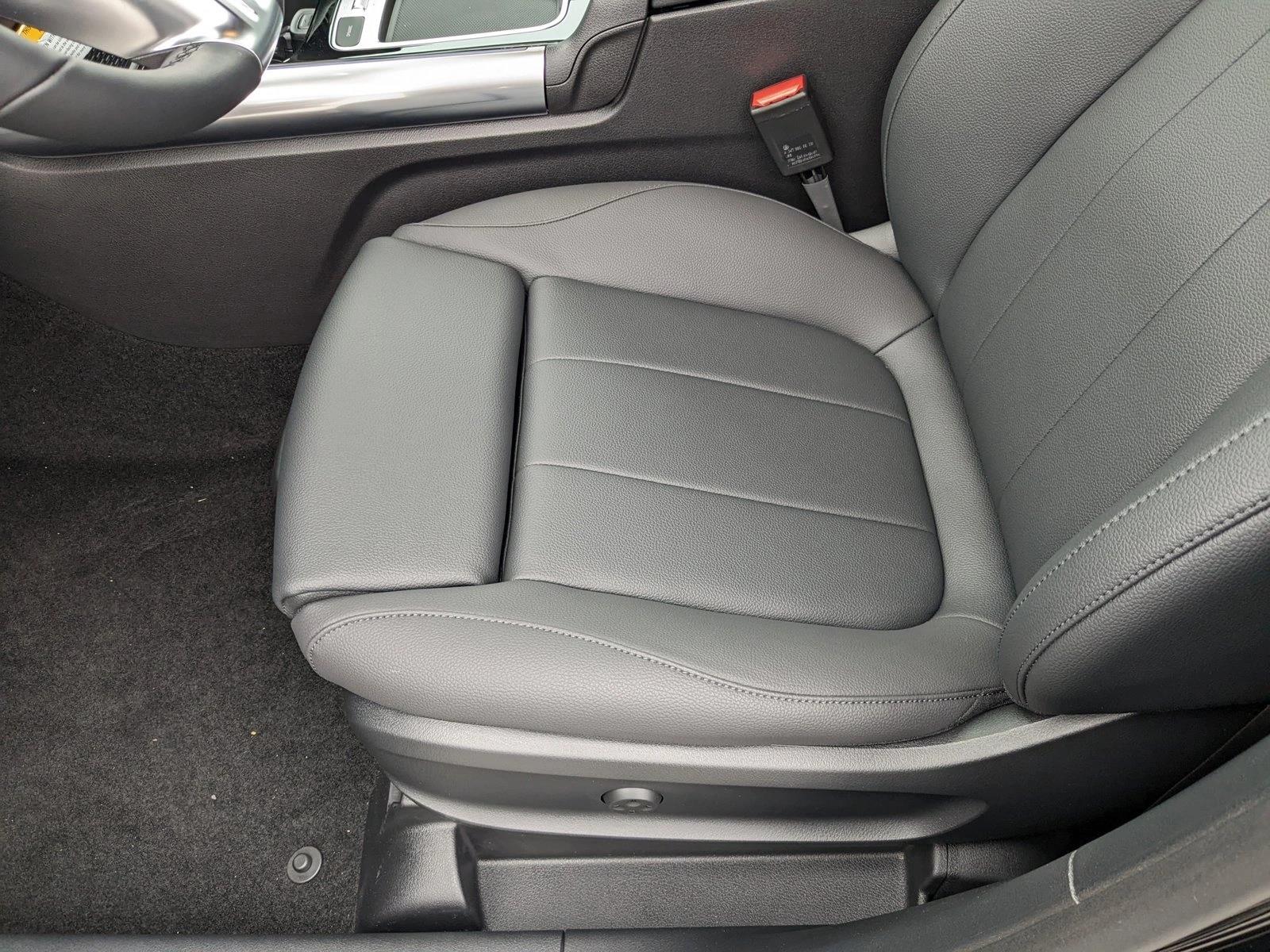 2025 Mercedes Benz GLA 250 photo 4
