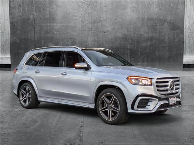 2024 Mercedes Benz GLS 450 4MATIC photo 3