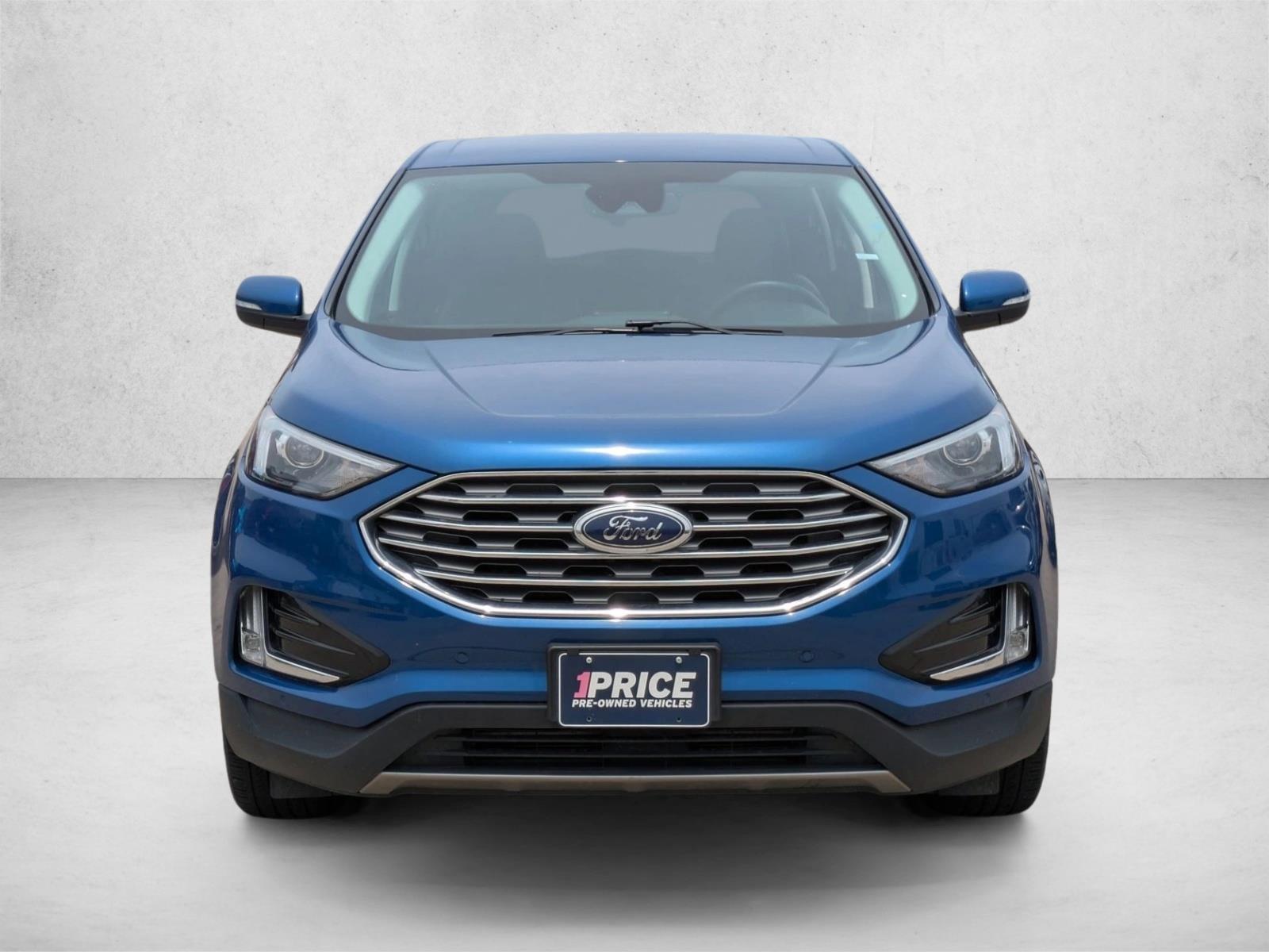2024 Ford Edge Titanium photo 2