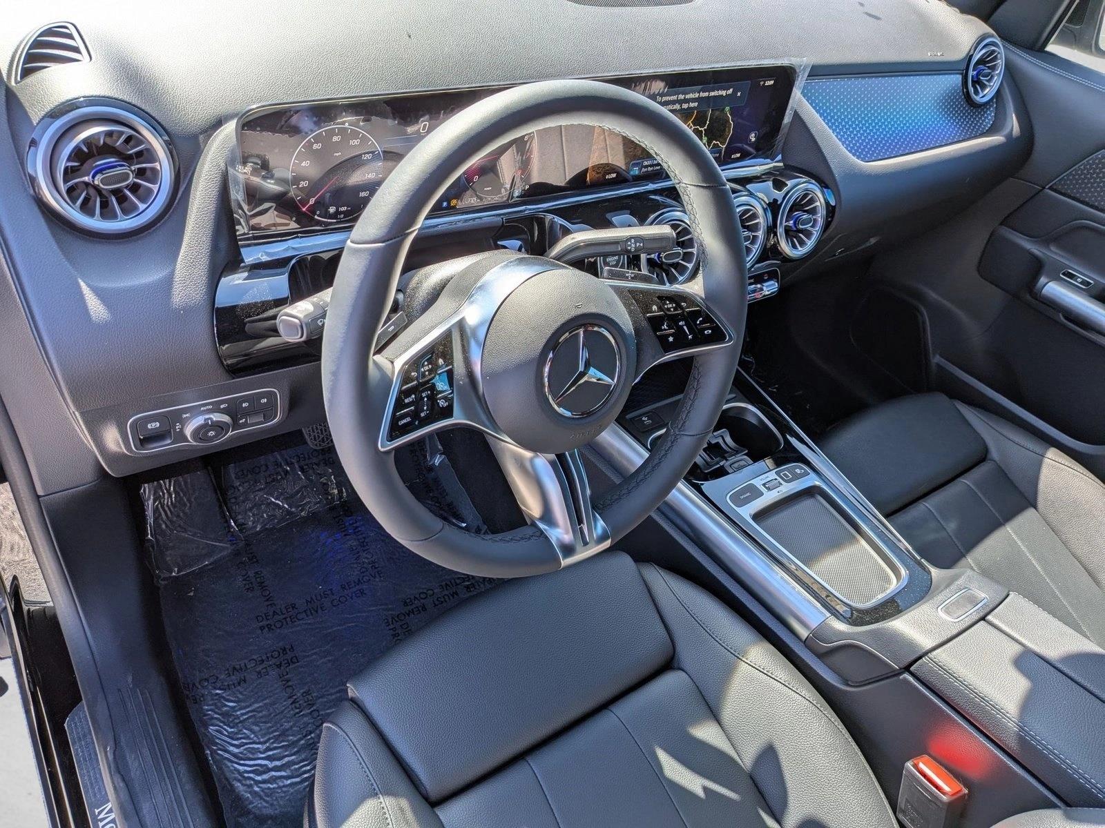 2025 Mercedes Benz GLA 250 4MATIC photo 3