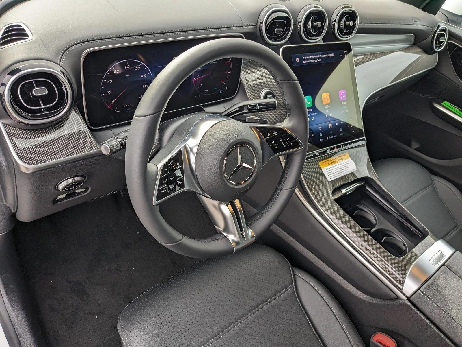 2025 Mercedes Benz GLC 300 photo 2