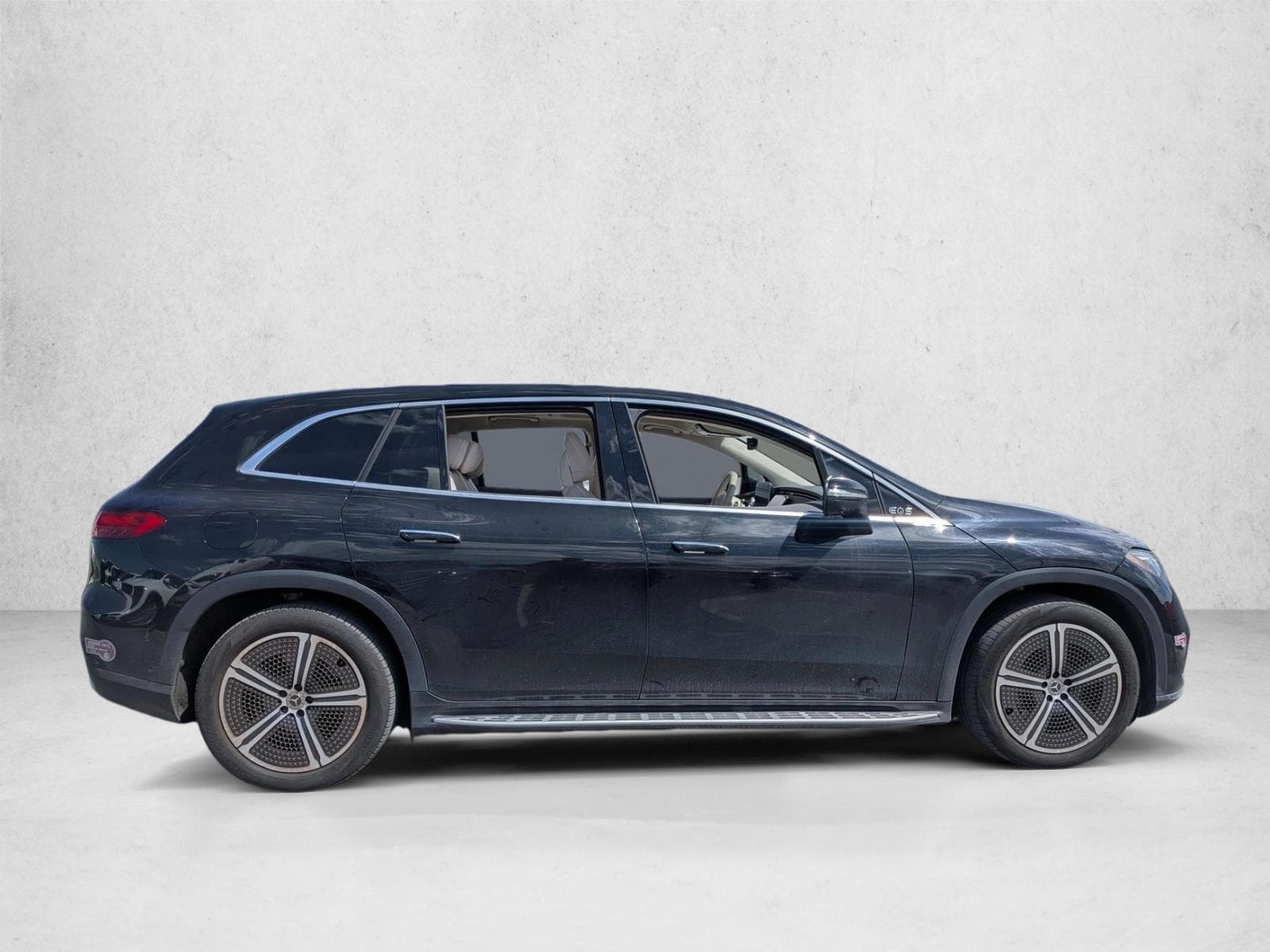 2023 Mercedes-Benz EQS 4MATIC photo 4