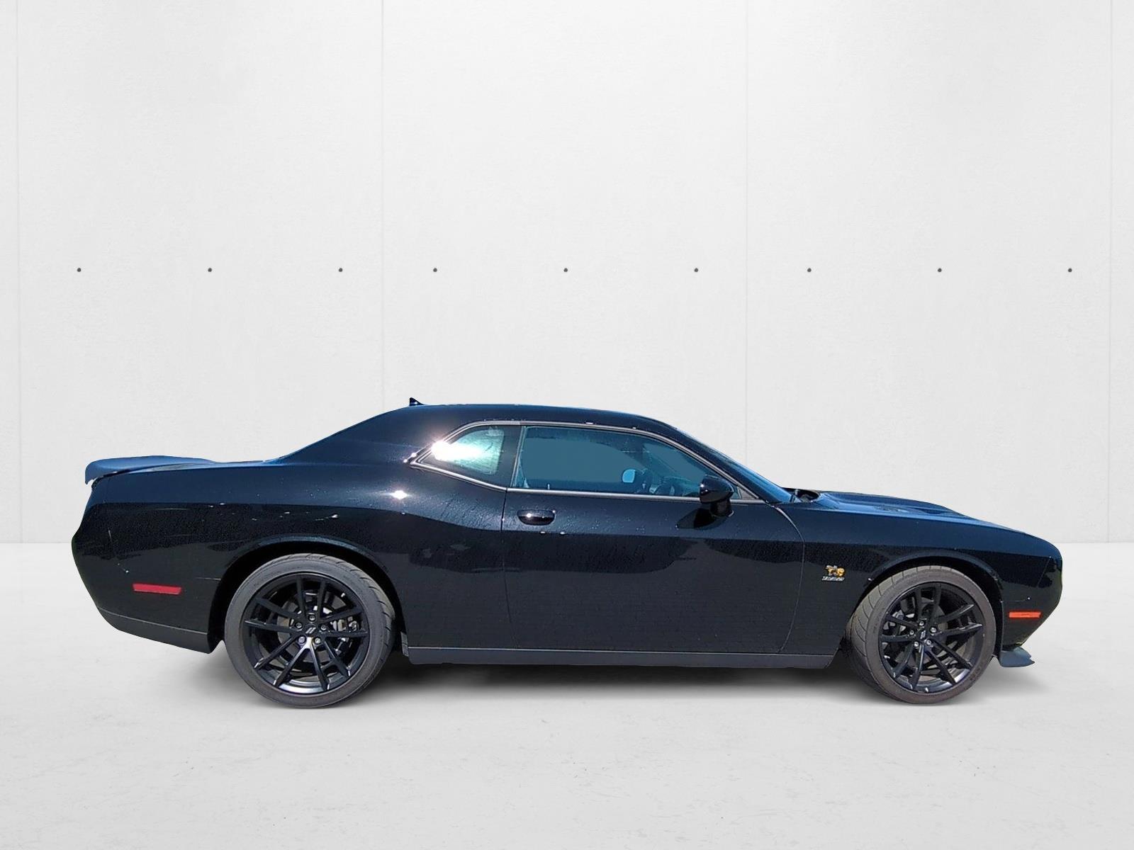2023 Dodge Challenger R/T Scat Pack photo 4