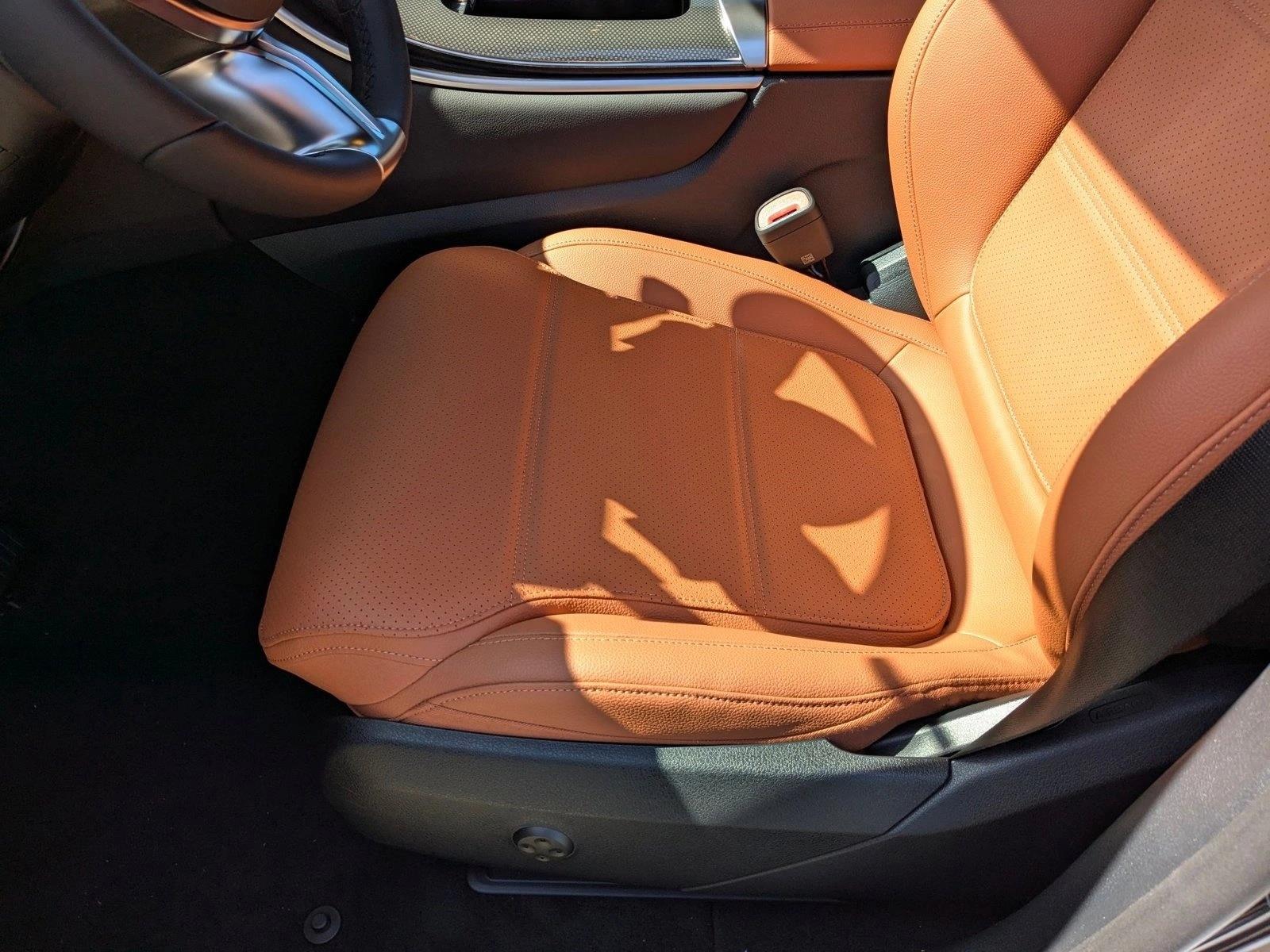 2025 Mercedes Benz GLC 350e 4MATIC photo 4
