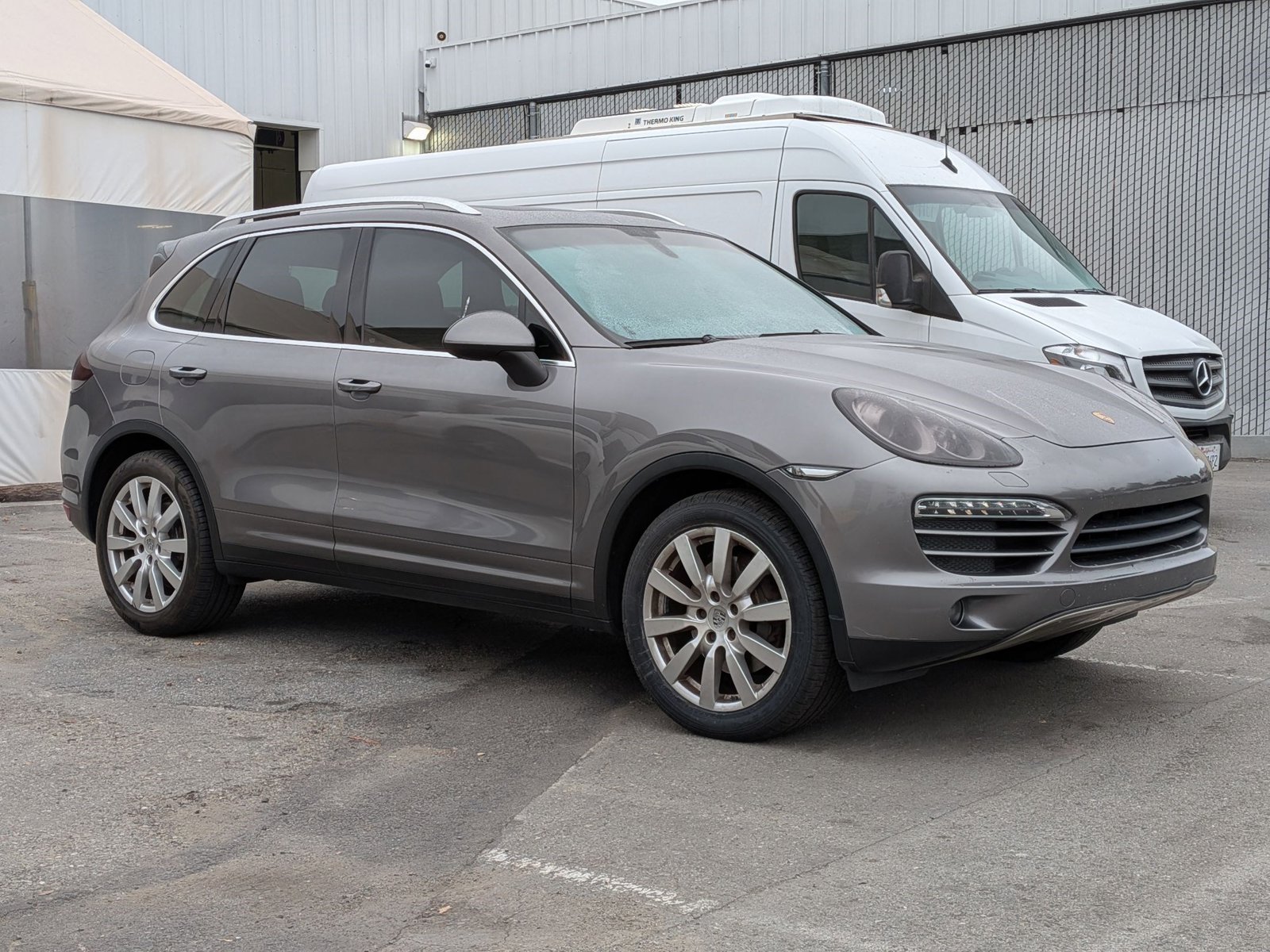 2012 Porsche Cayenne Base photo 2