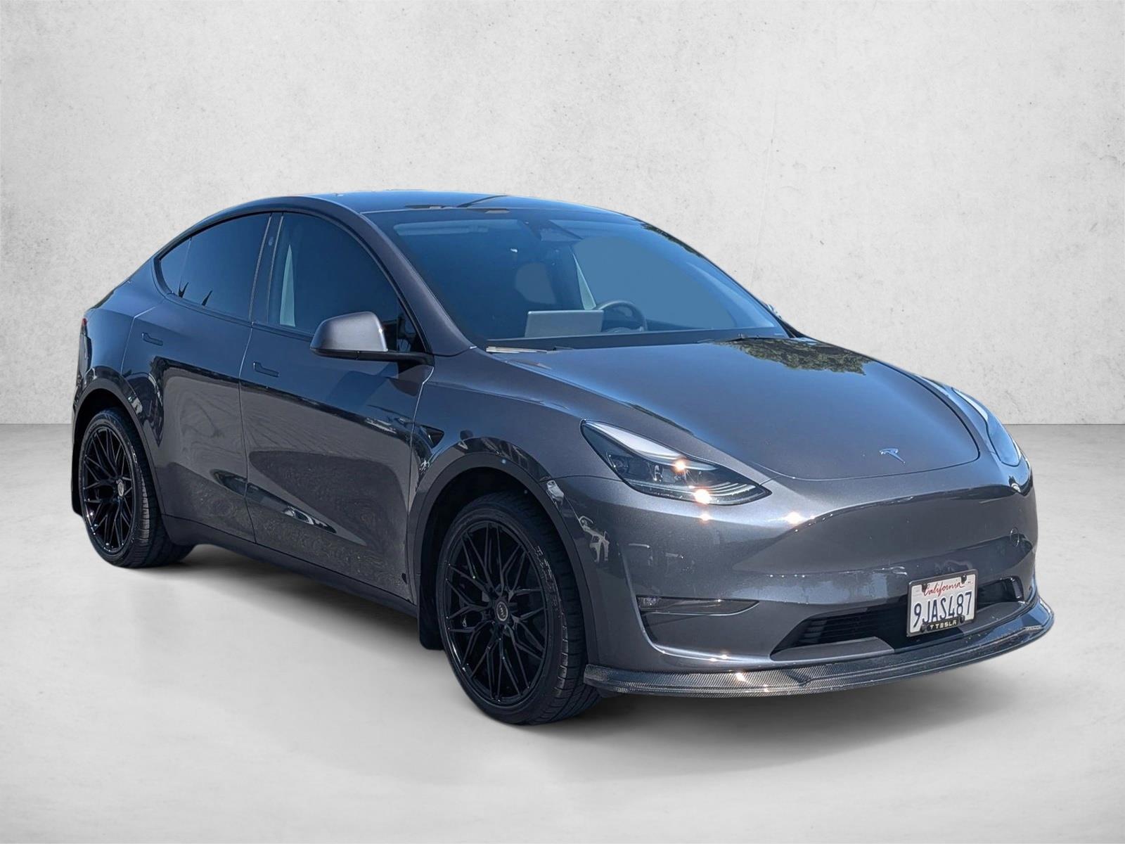 2023 Tesla Model Y Long Range photo 3