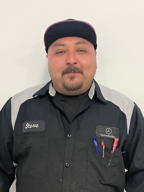 Staff member Steve De Leon from ID_7d11fec3ca69