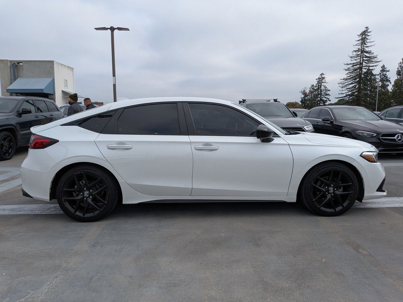 2024 Honda Civic Hatchback Sport photo 4