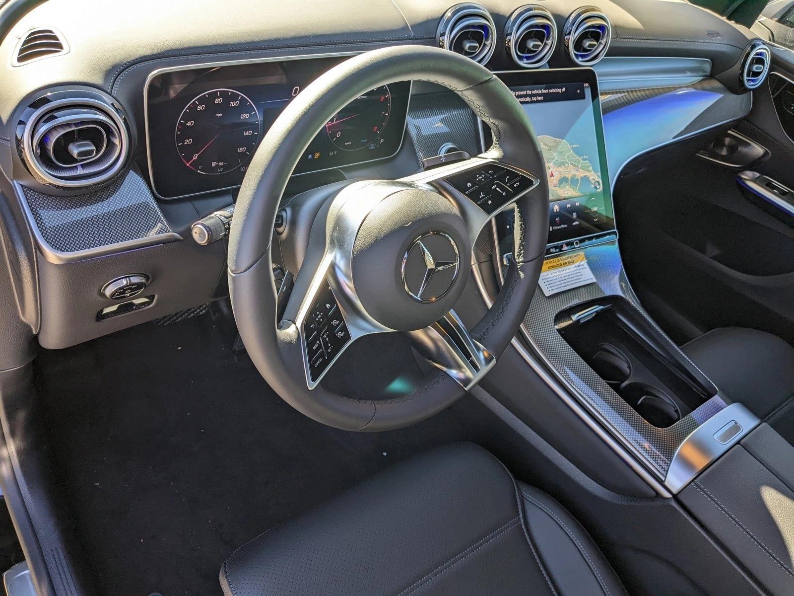 2025 Mercedes Benz GLC 300 4MATIC photo 3
