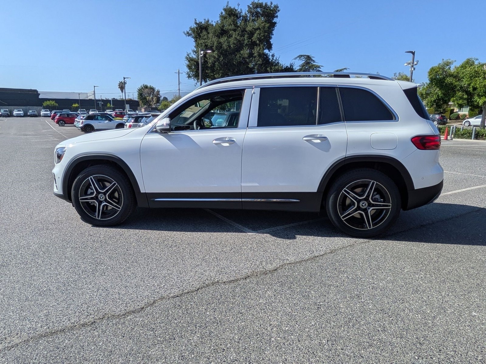 2026 Mercedes-Benz GLB 4MATIC photo 5