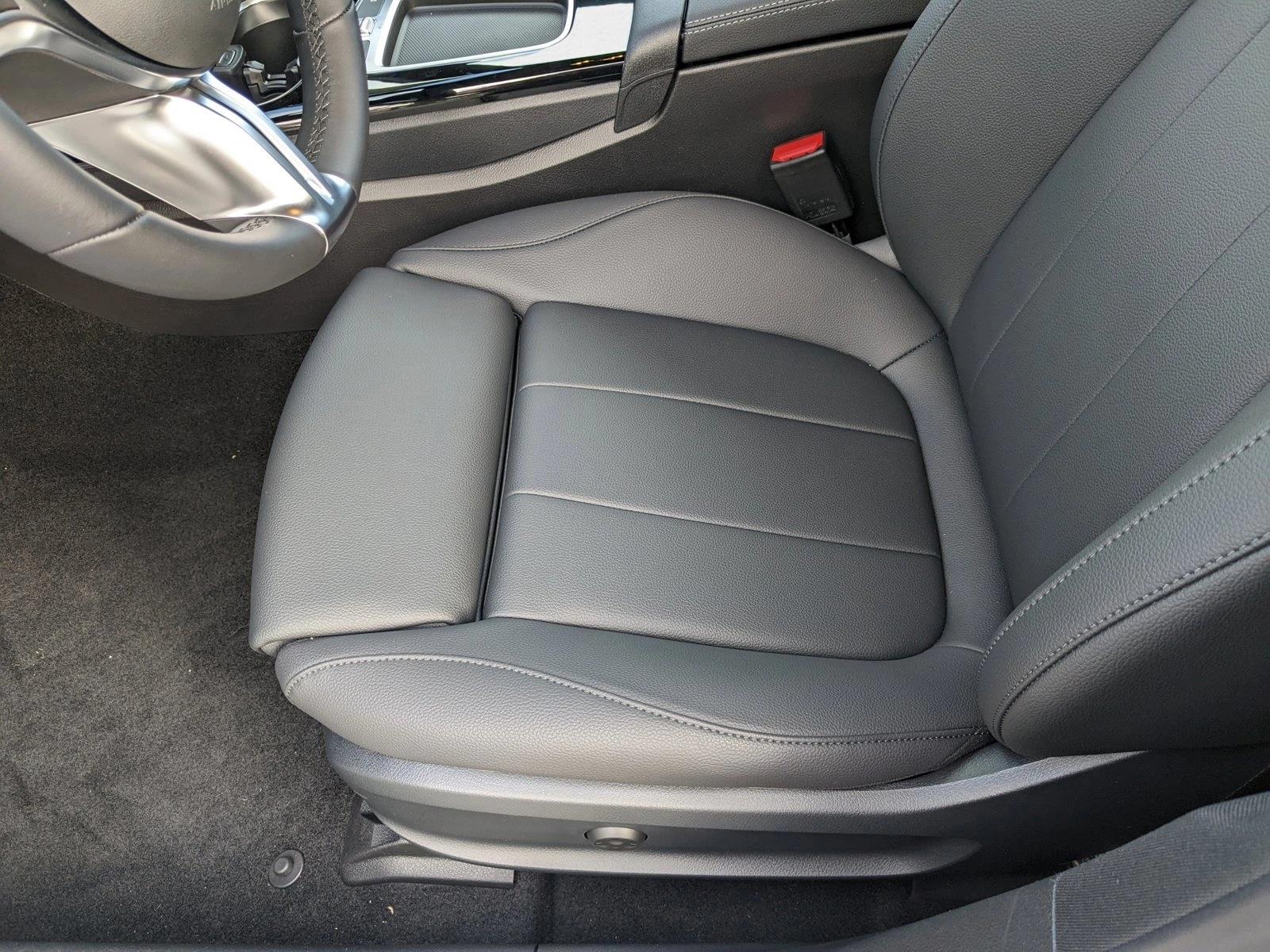 2025 Mercedes Benz CLA 250 photo 4