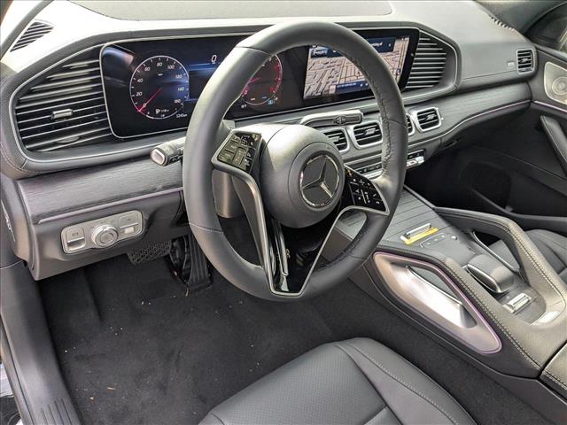 2025 Mercedes Benz GLS 450 photo 3