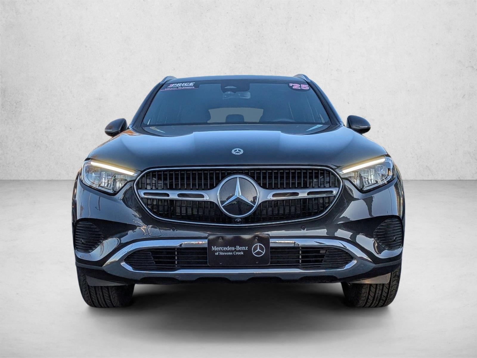 2025 Mercedes Benz GLC 300 photo 2