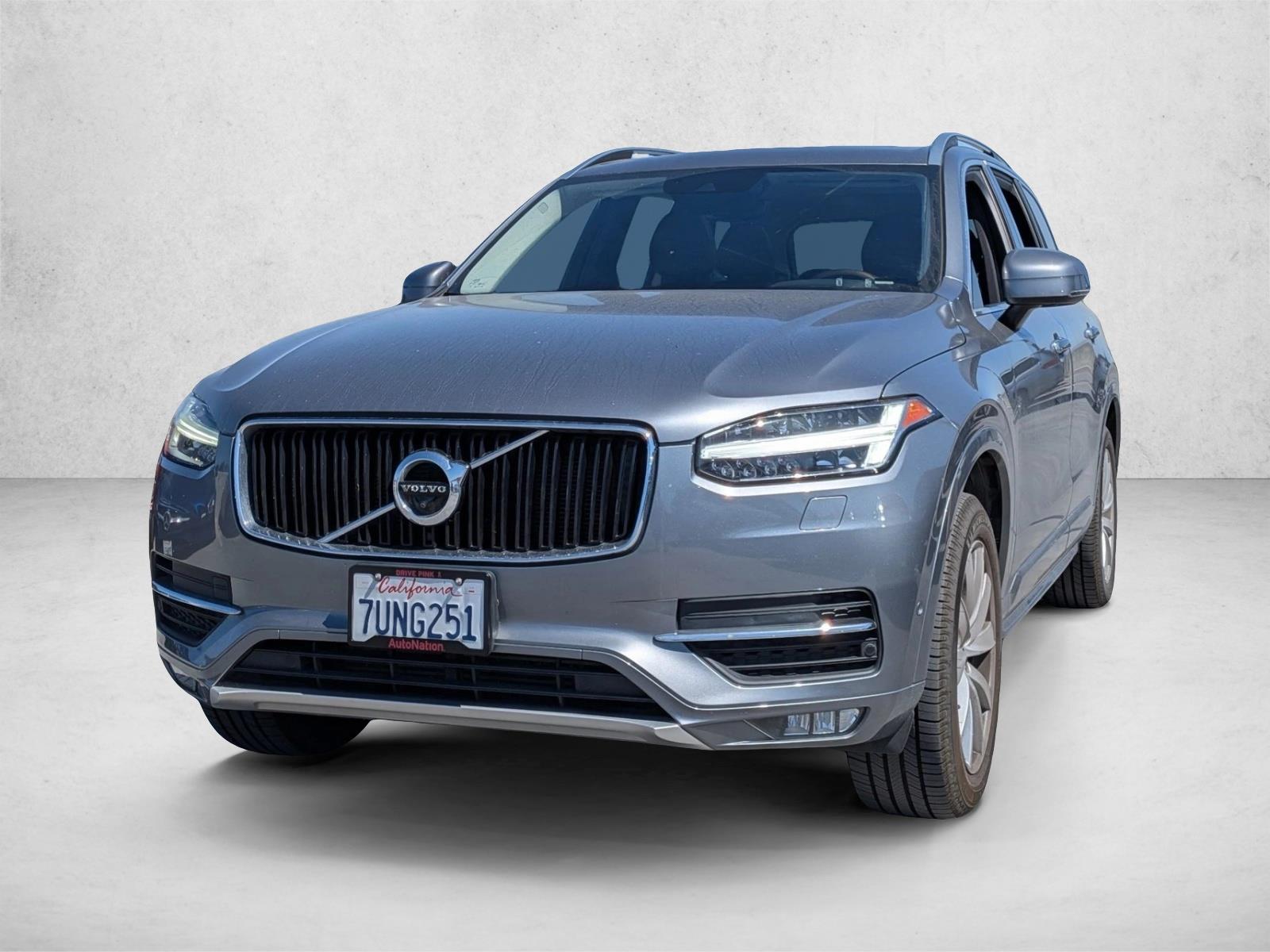 2016 Volvo XC90 T6 AWD Momentum's photo