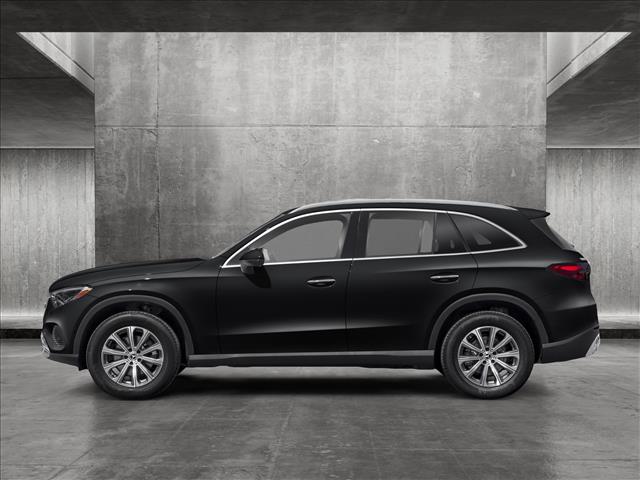 2025 Mercedes Benz GLC 300 AMG photo 3