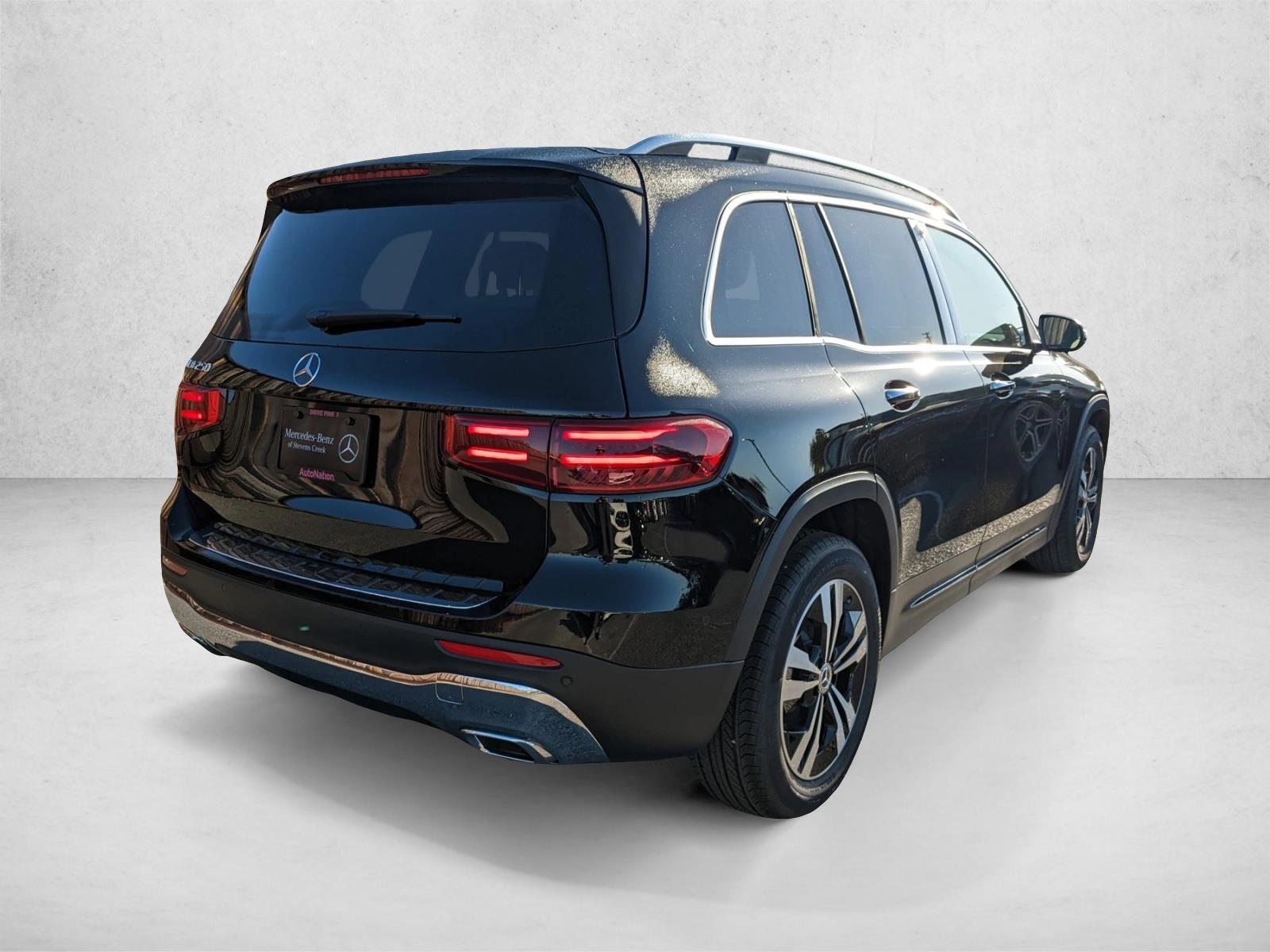 2025 Mercedes Benz GLB 250 photo 2