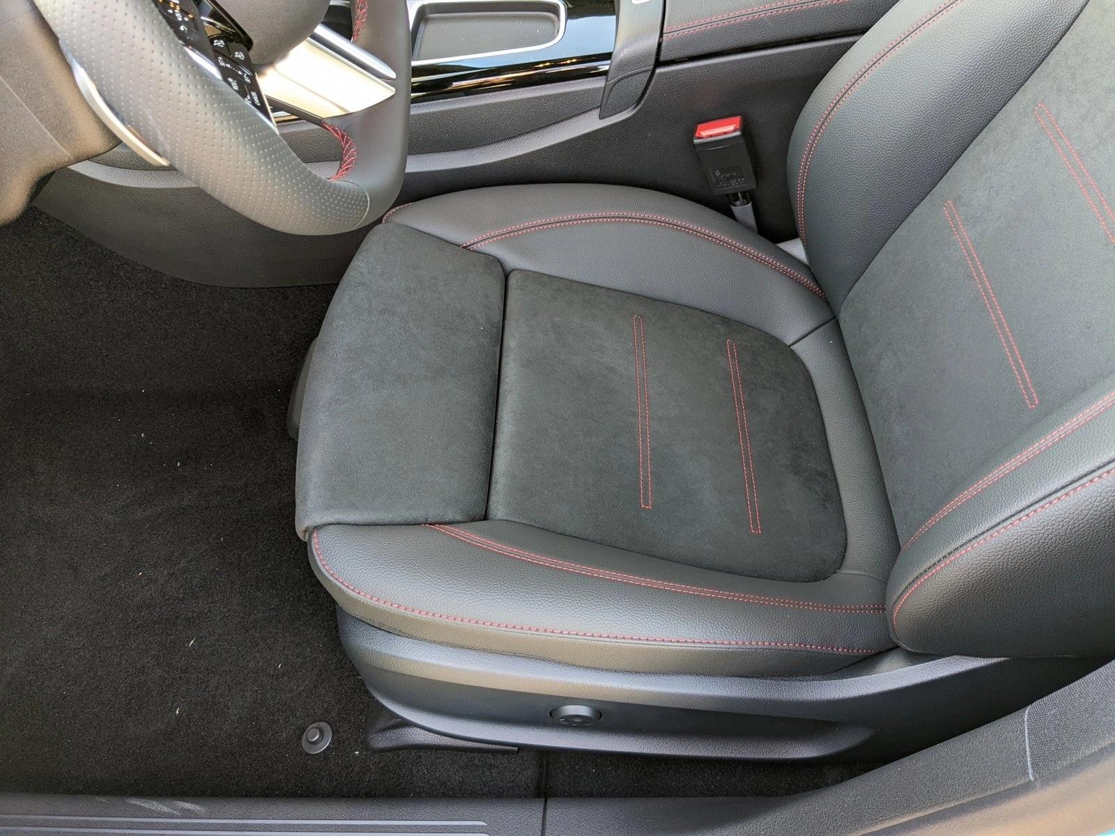 2025 Mercedes Benz CLA 250 photo 4