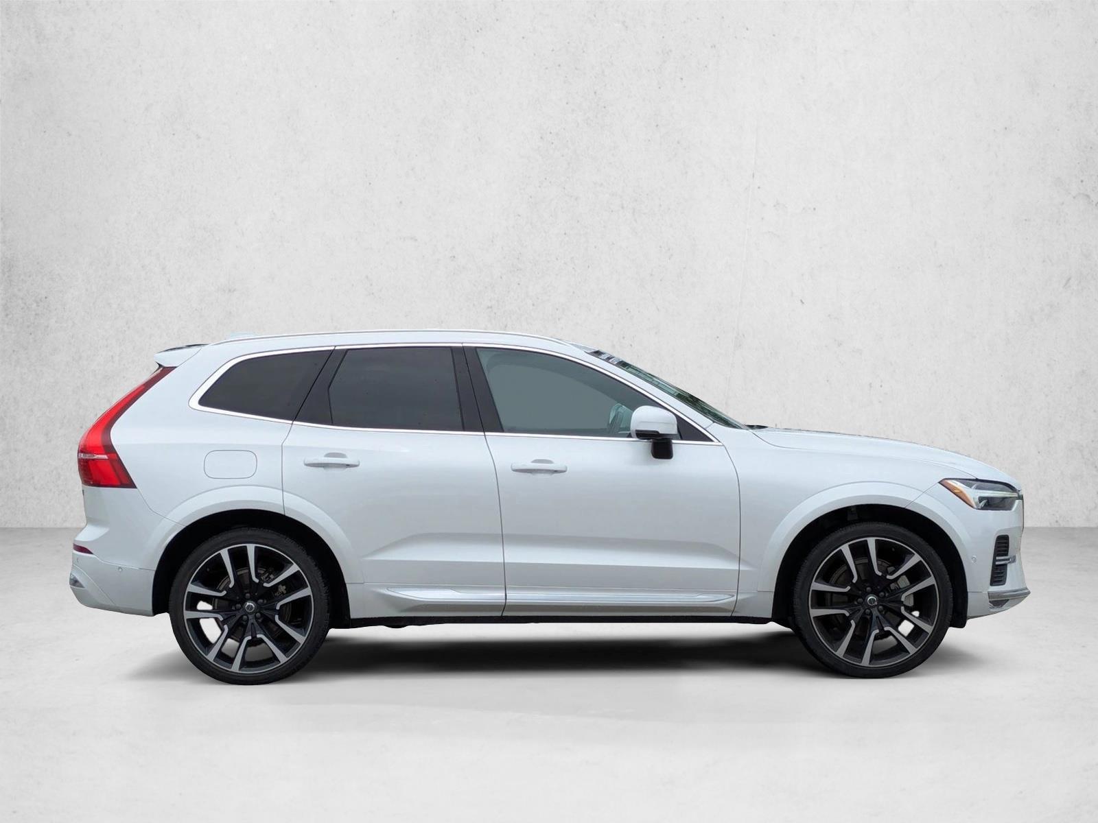 2022 Volvo XC60 Inscription photo 3