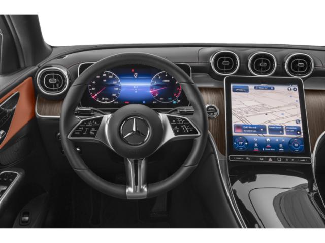 2025 Mercedes Benz GLC 300 AMG photo 4