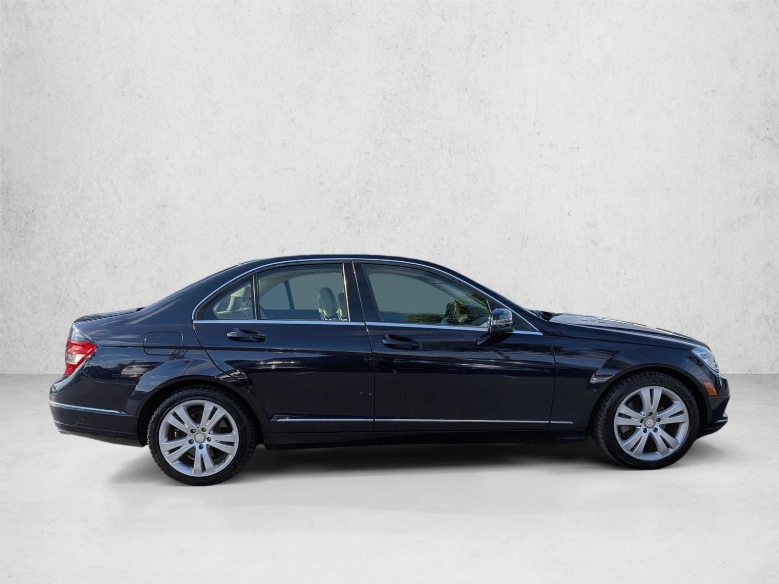 2011 Mercedes-Benz C-Class C 300 photo 4