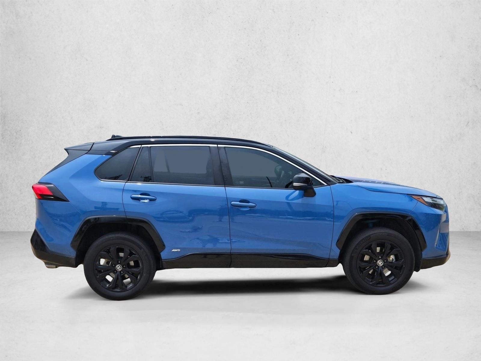 2023 Toyota RAV4 XSE photo 4