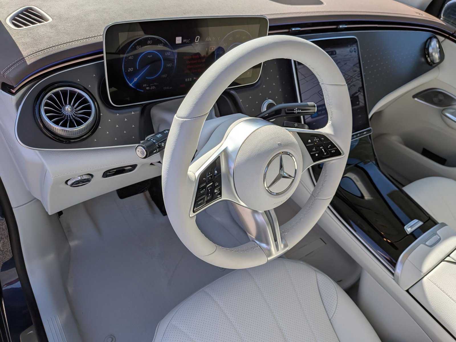 2026 Mercedes-Benz EQE EQE 320+ SUV photo 3