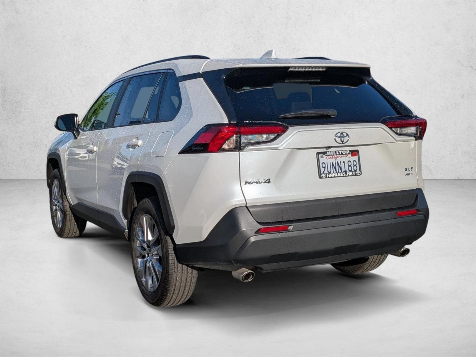 2025 Toyota RAV4 XLE Premium photo 3