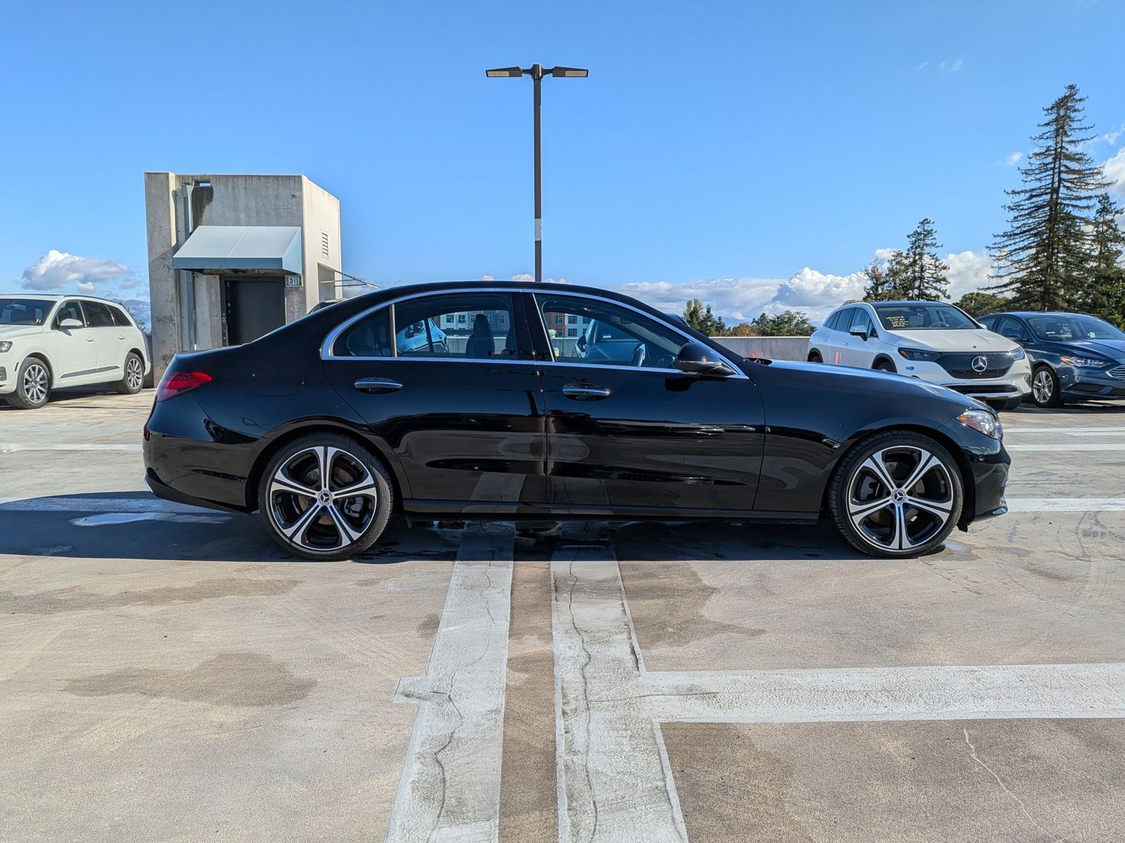 2025 Mercedes Benz C 300 Sedan photo 4