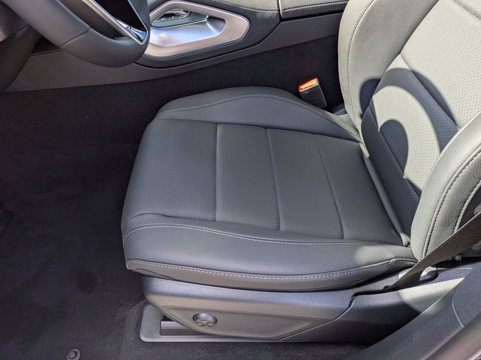 2026 Mercedes-Benz GLE 4MATIC photo 4