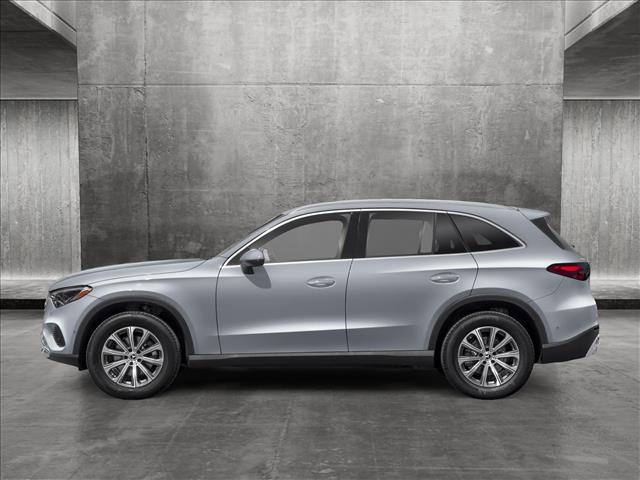 2025 Mercedes Benz GLC 300 photo 3