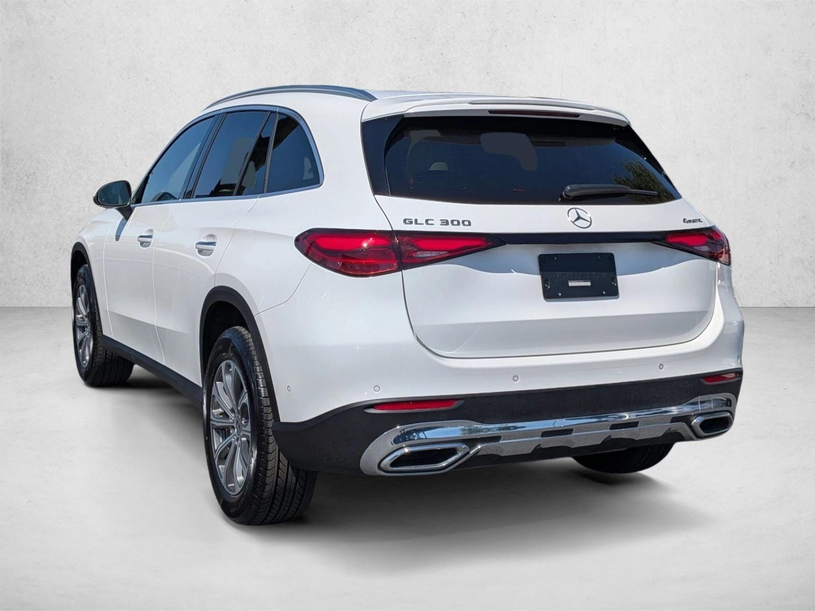 2026 Mercedes-Benz GLC 4MATIC photo 3