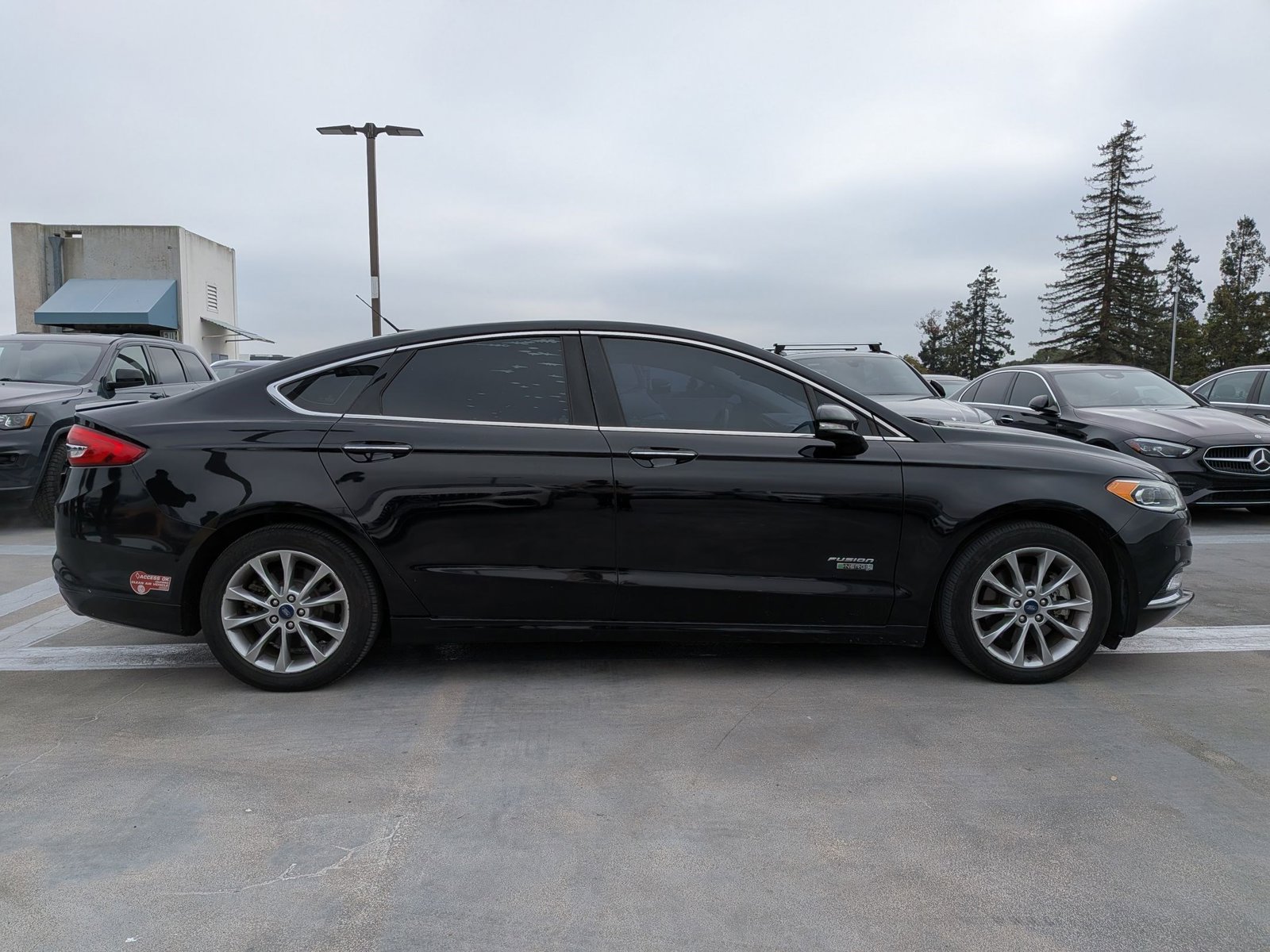 2017 Ford Fusion Energi Titanium photo 4