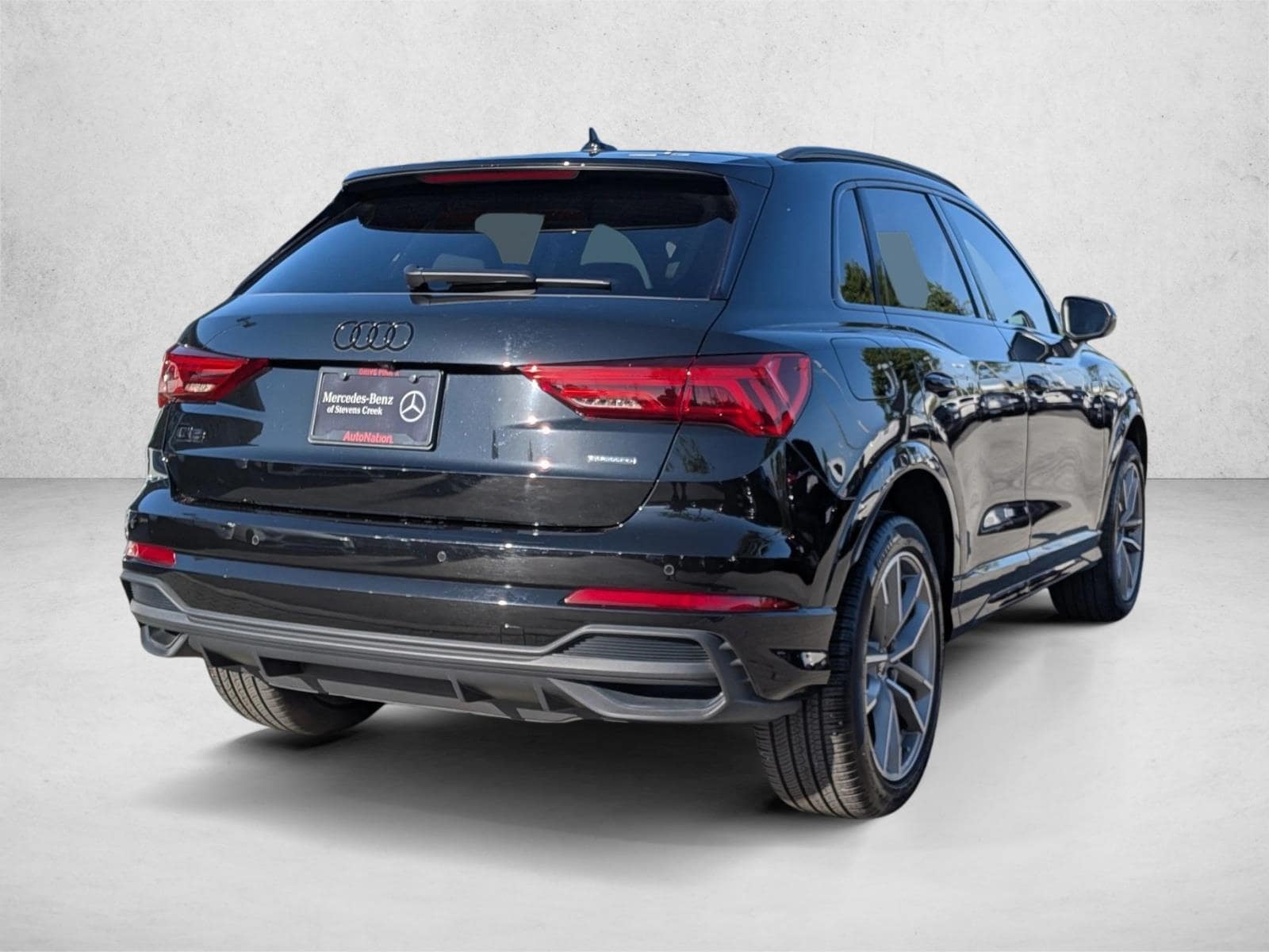 2024 Audi Q3 45 S line Premium photo 4