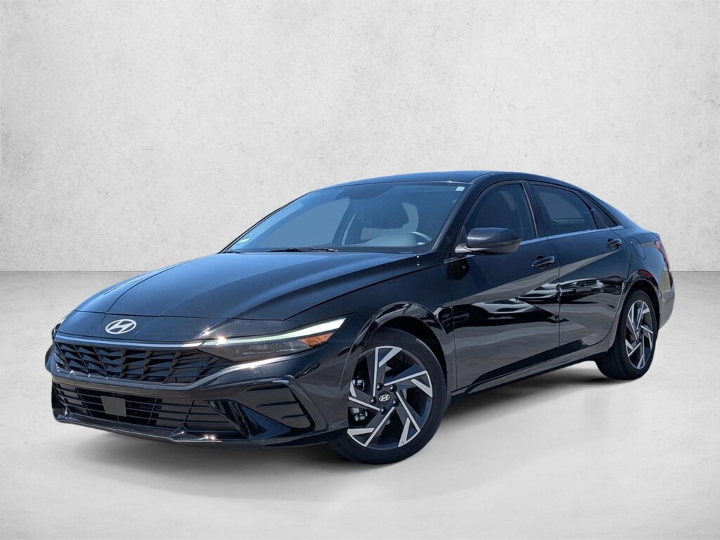 Used 2025 Hyundai Elantra SEL Convenience Sedan