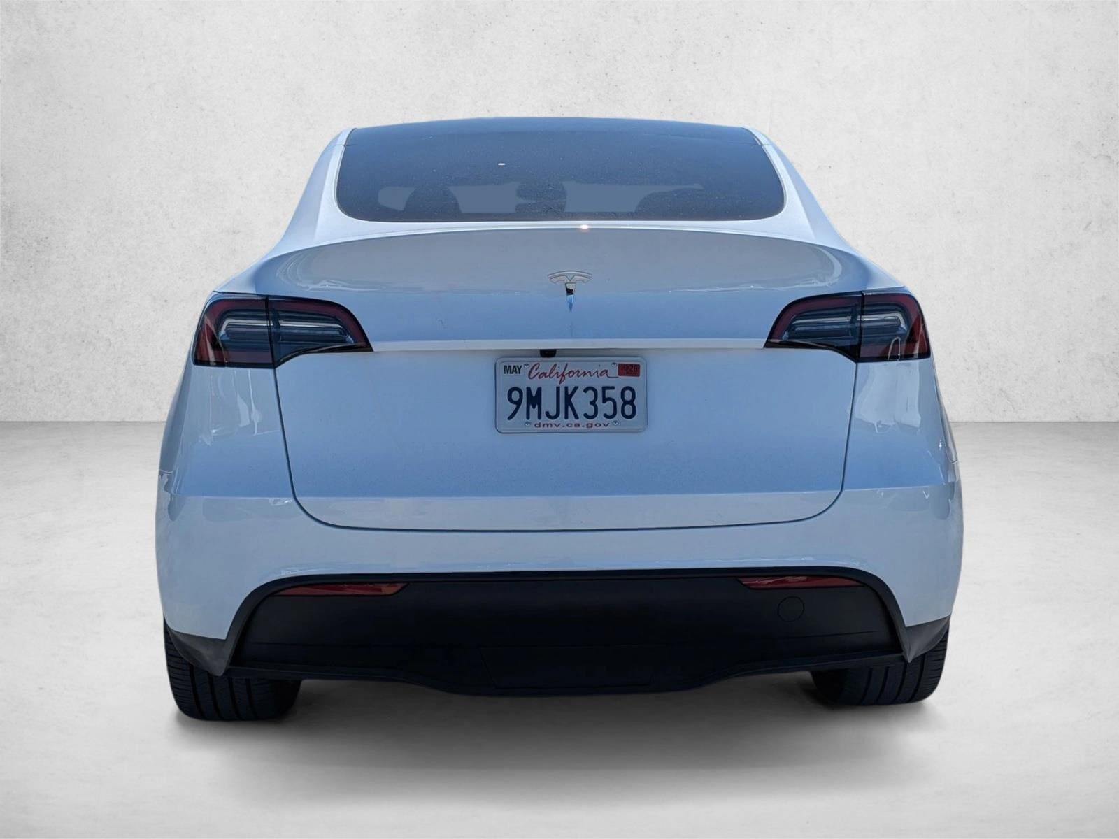 2024 Tesla Model Y Long Range photo 6