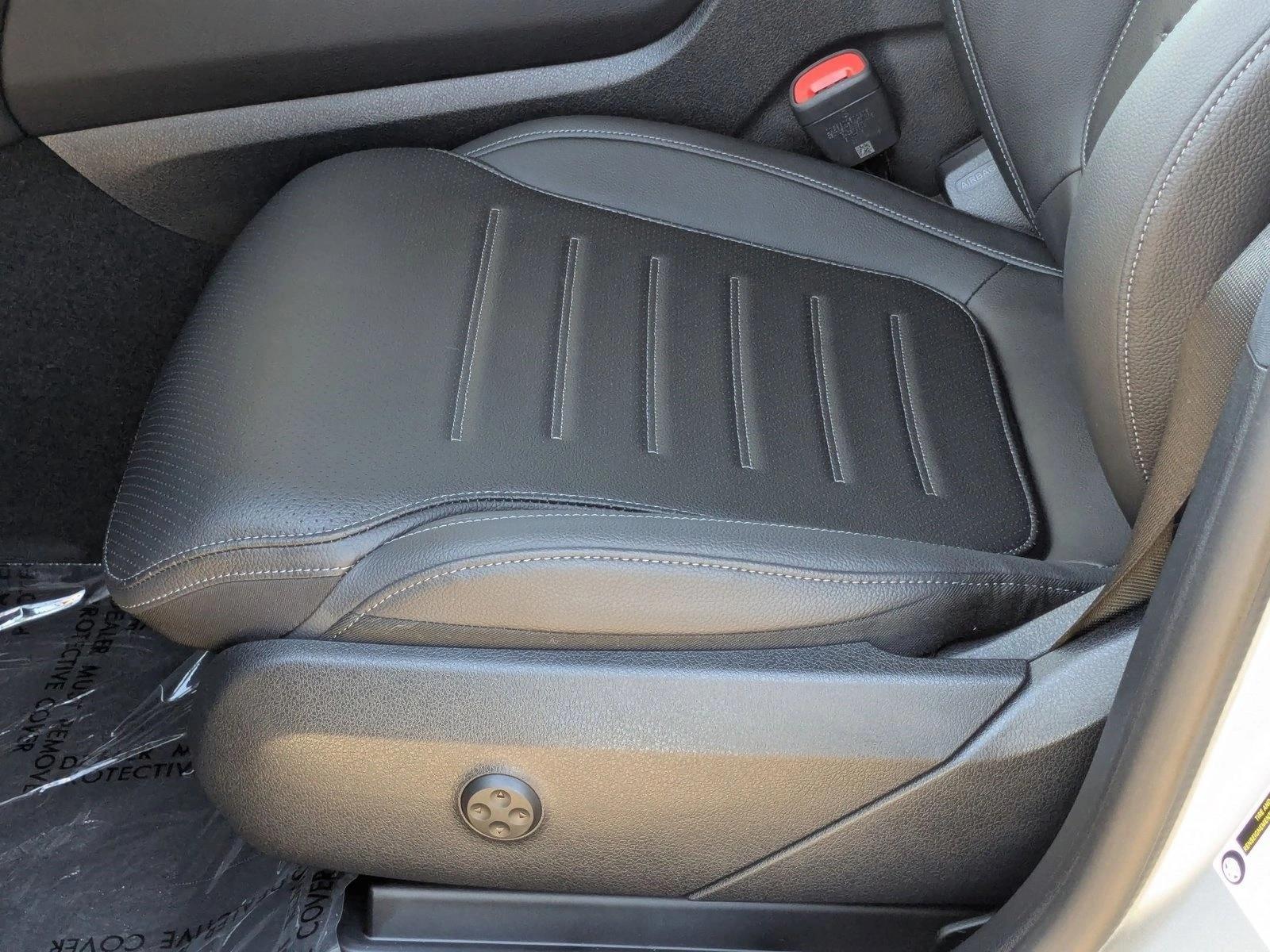 2025 Mercedes-Benz GLC Base - Photo 6