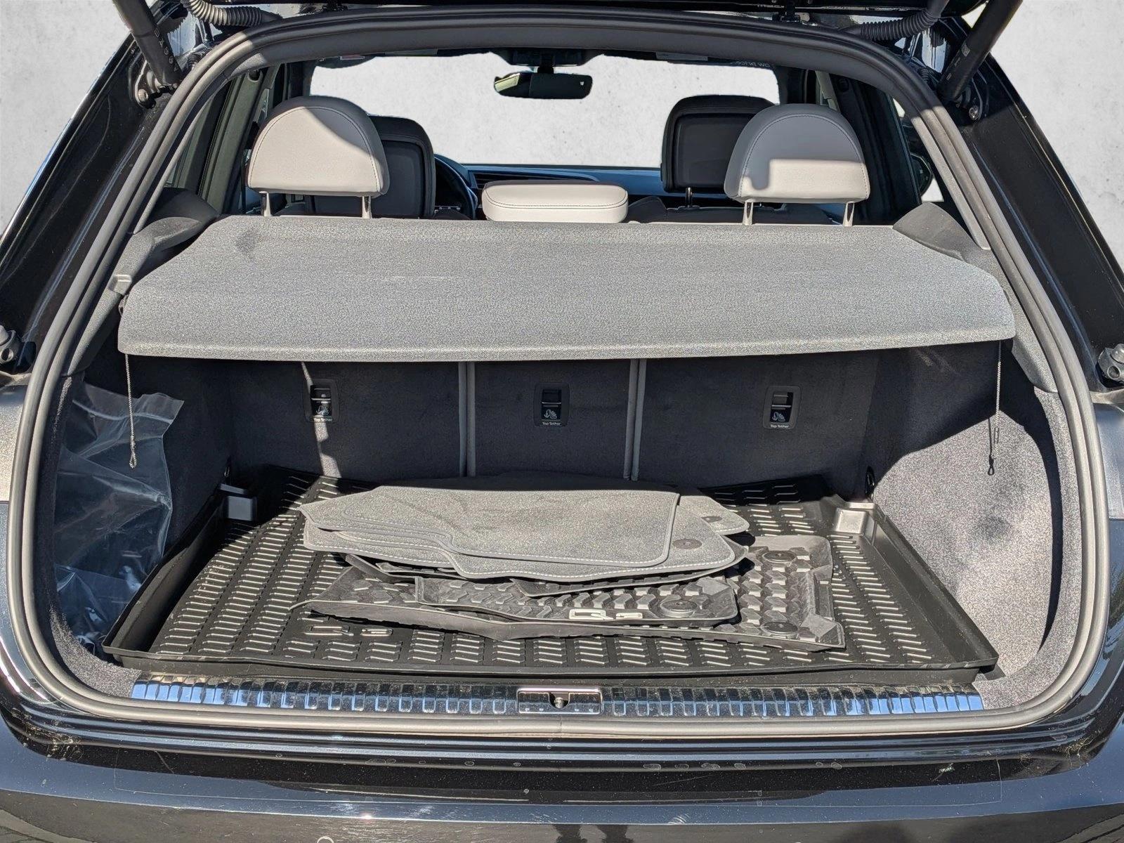 2024 Audi Q3 45 S line Premium photo 5