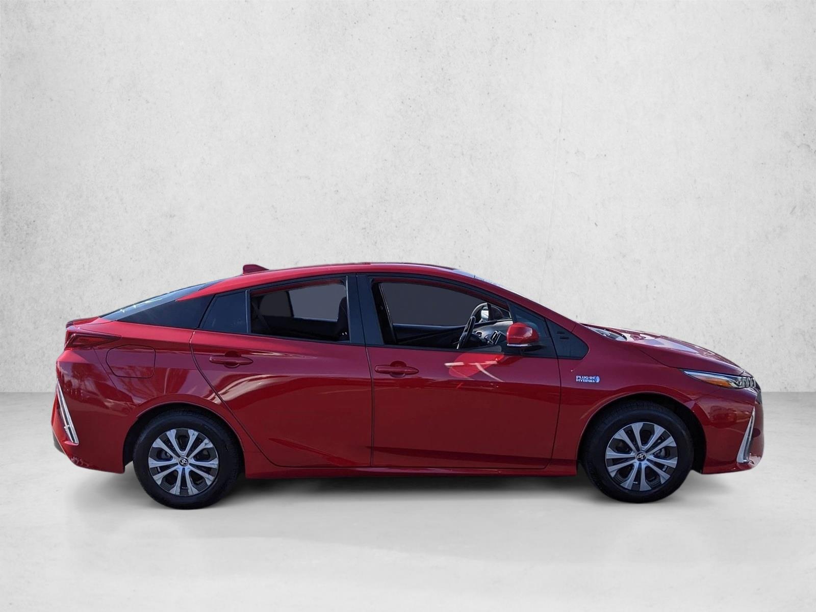 2022 Toyota Prius Prime LE photo 4