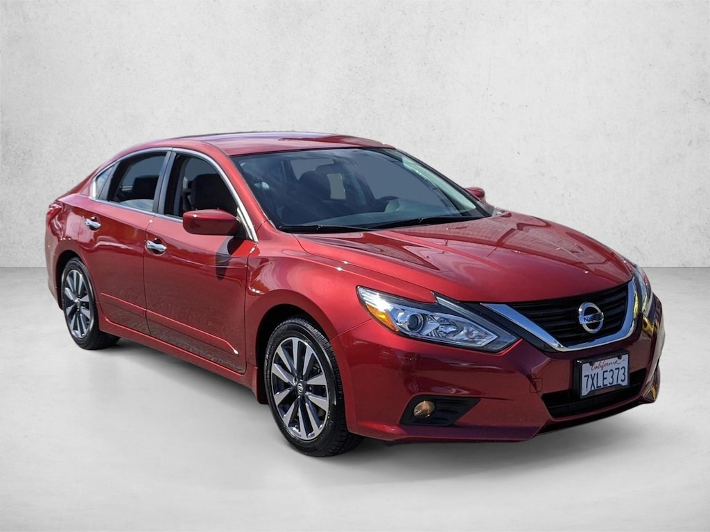 Used 2017 Nissan Altima 2.5 SV Sedan