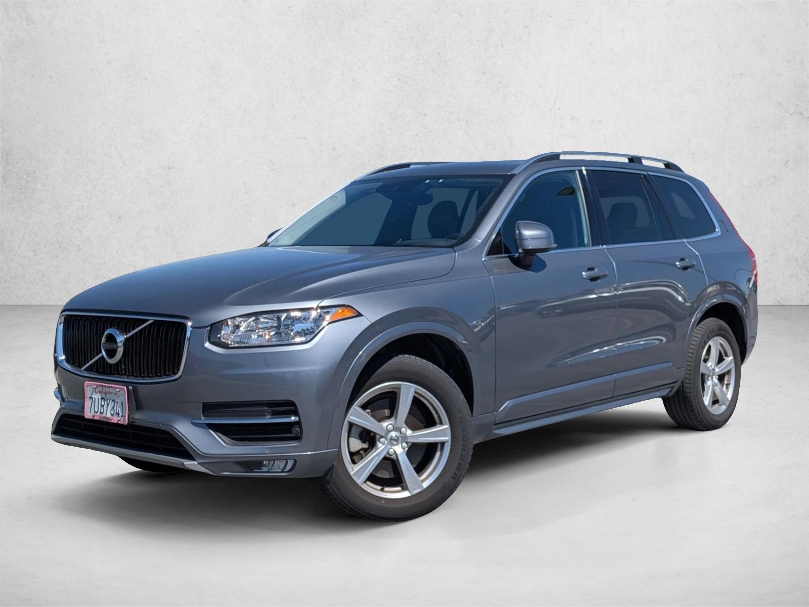 2016 Volvo XC90 T5 FWD Momentum's photo