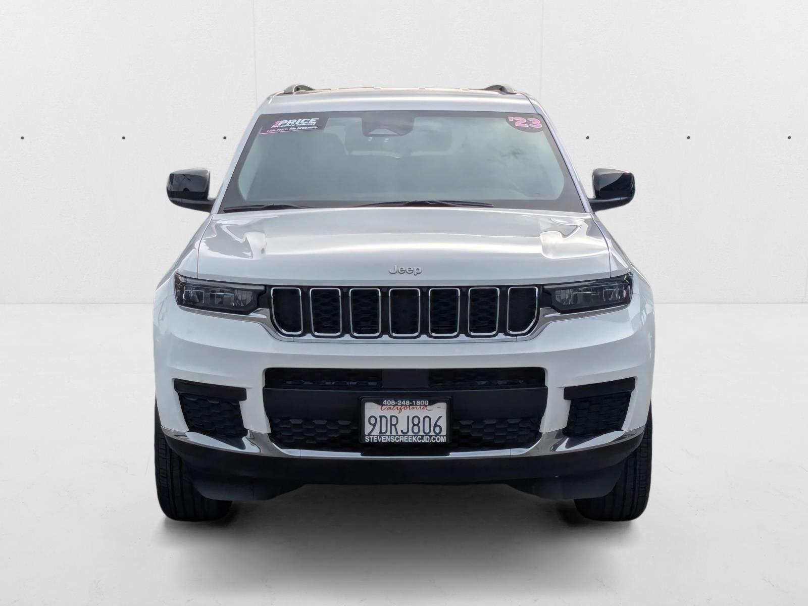 2023 Jeep Grand Cherokee Laredo photo 2