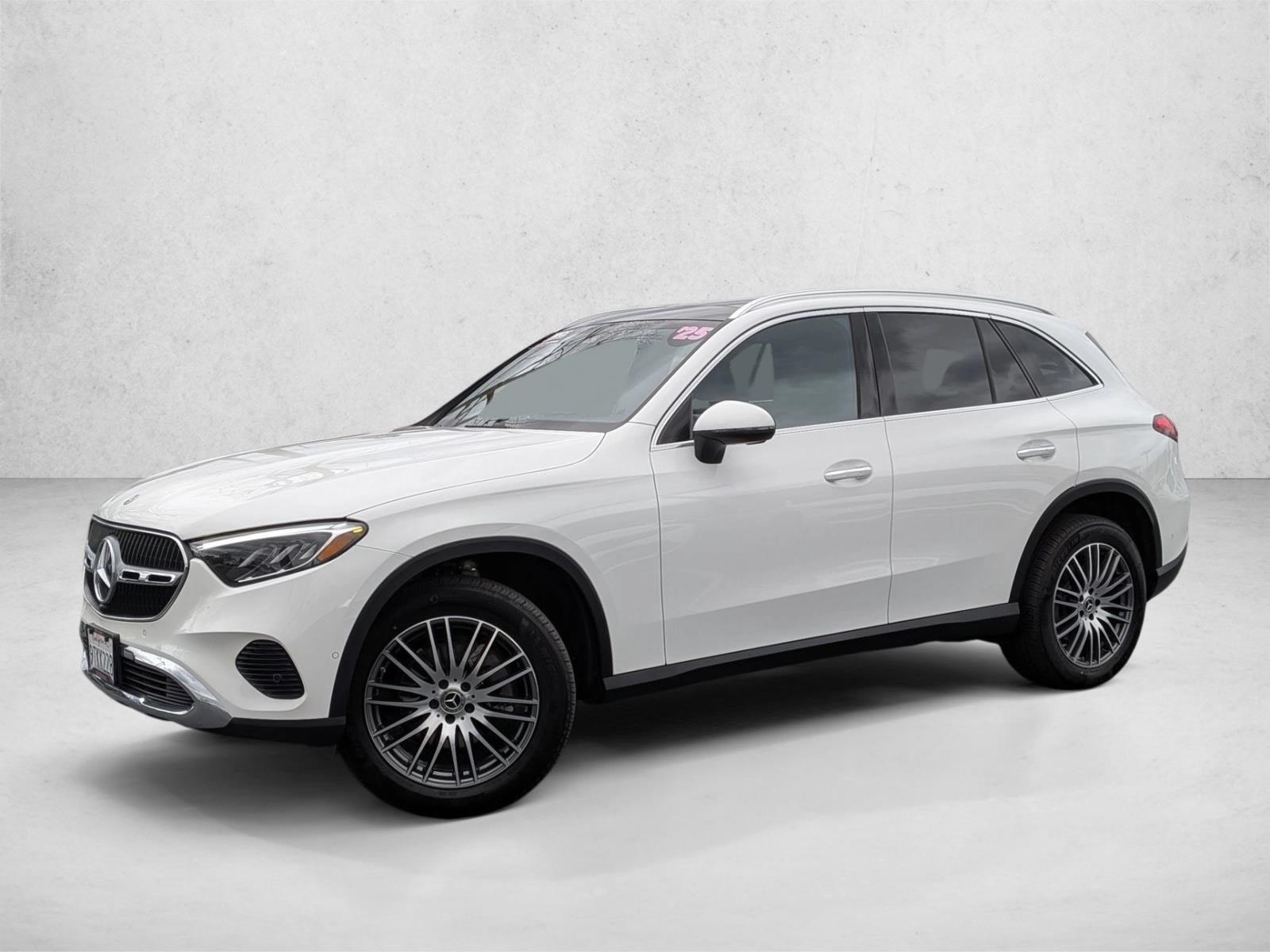 2025 Mercedes-Benz GLC Base's photo