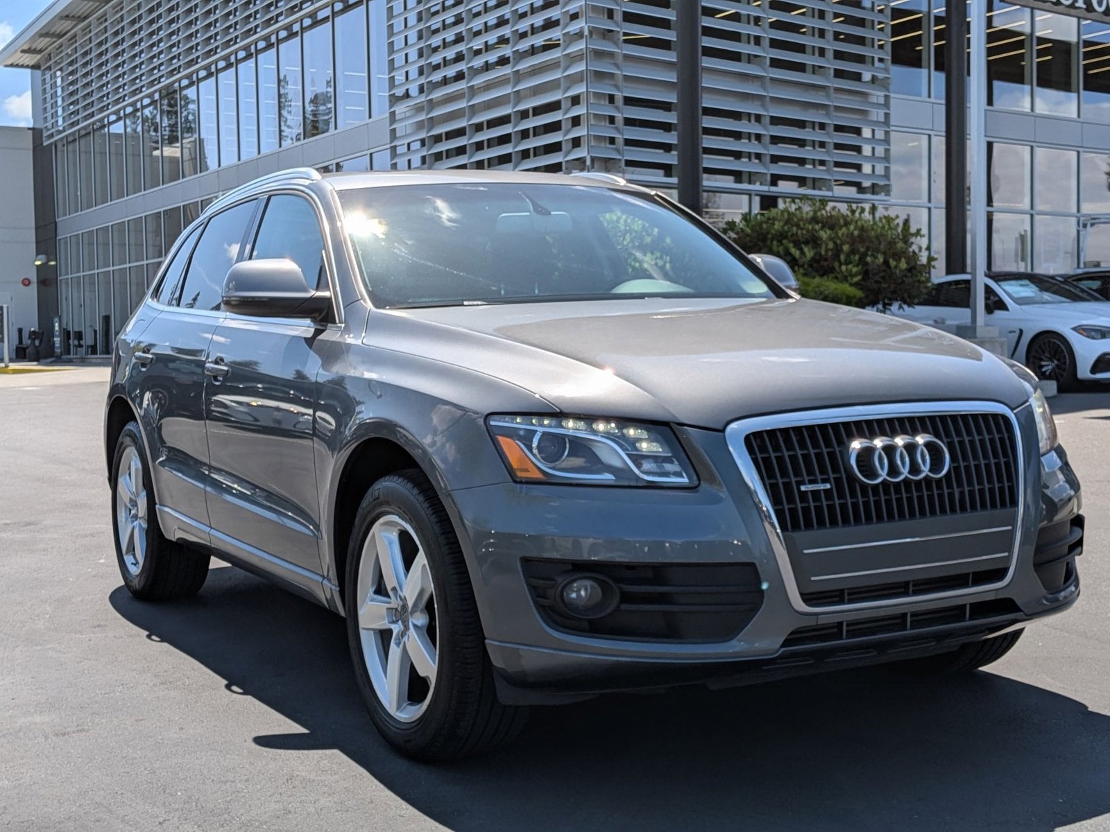 2012 Audi Q5 2.0T Premium Plus photo 2