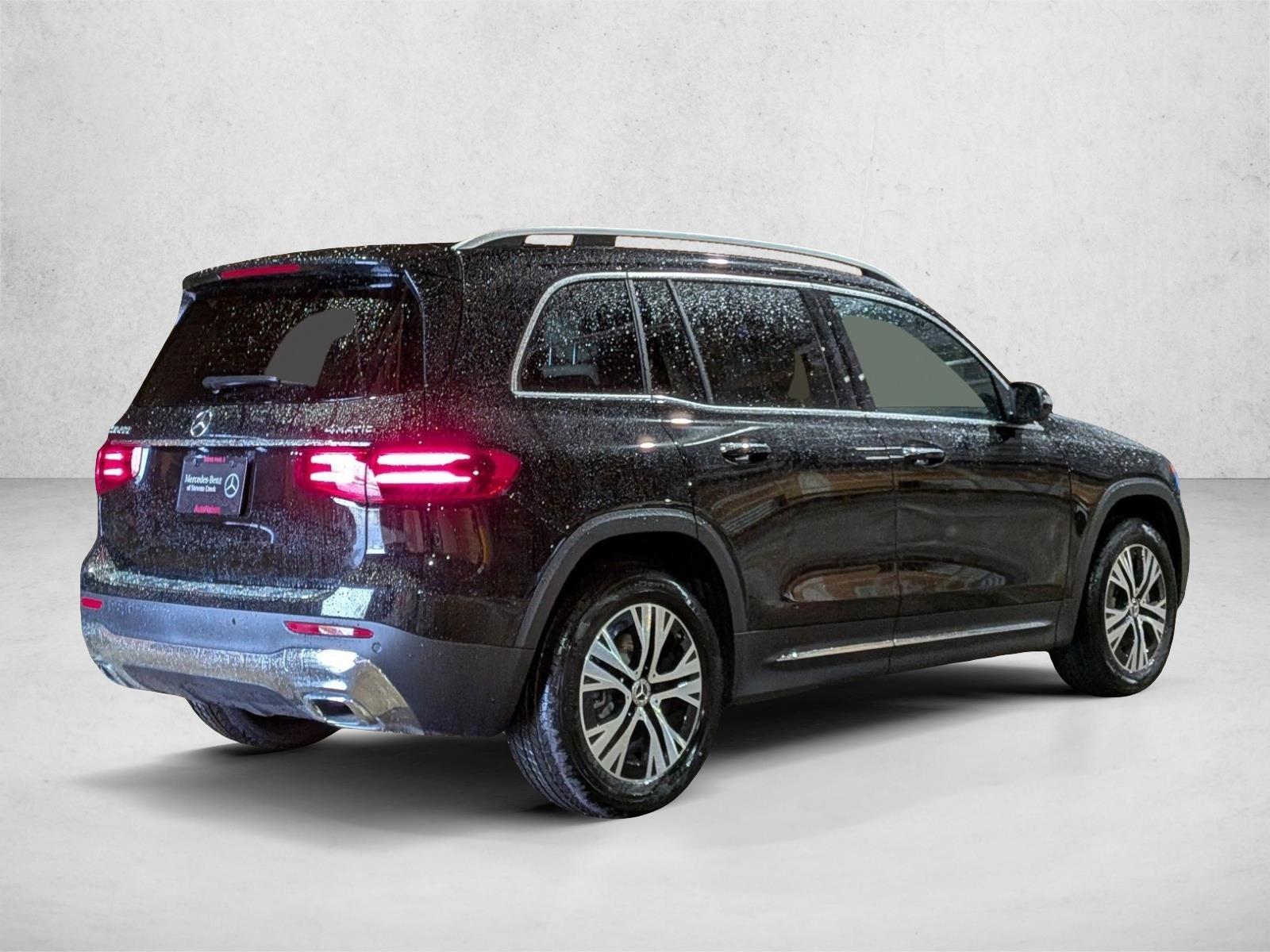 2026 Mercedes-Benz GLB 4MATIC photo 2