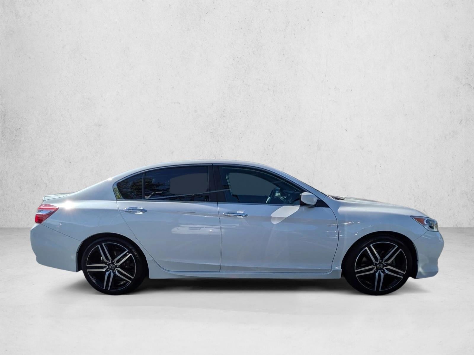 2016 Honda Accord Sedan Sport photo 4