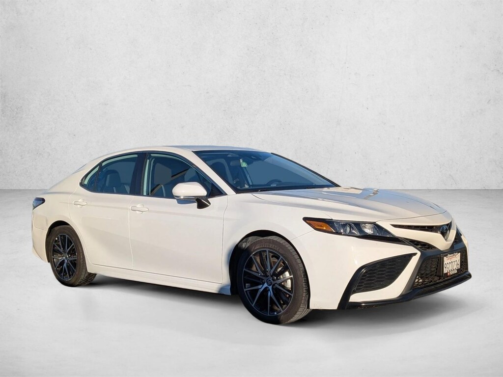 Used 2023 Toyota Camry SE Sedan