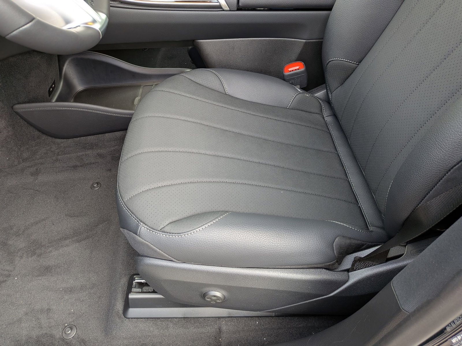 2026 Mercedes-Benz EQE EQE 320+ SUV photo 4